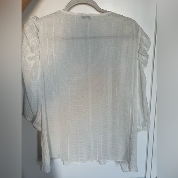 blouse. perfect condition. - Picture 2 of 2